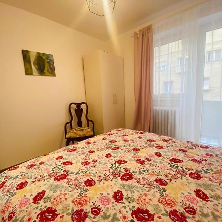 Uptown Girl Apartment Belgrade Luaran gambar