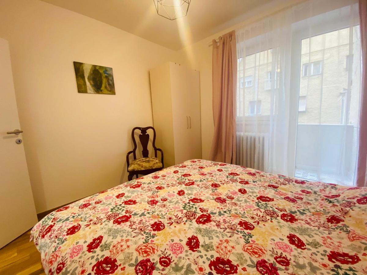 Uptown Girl Apartment Belgrade Luaran gambar