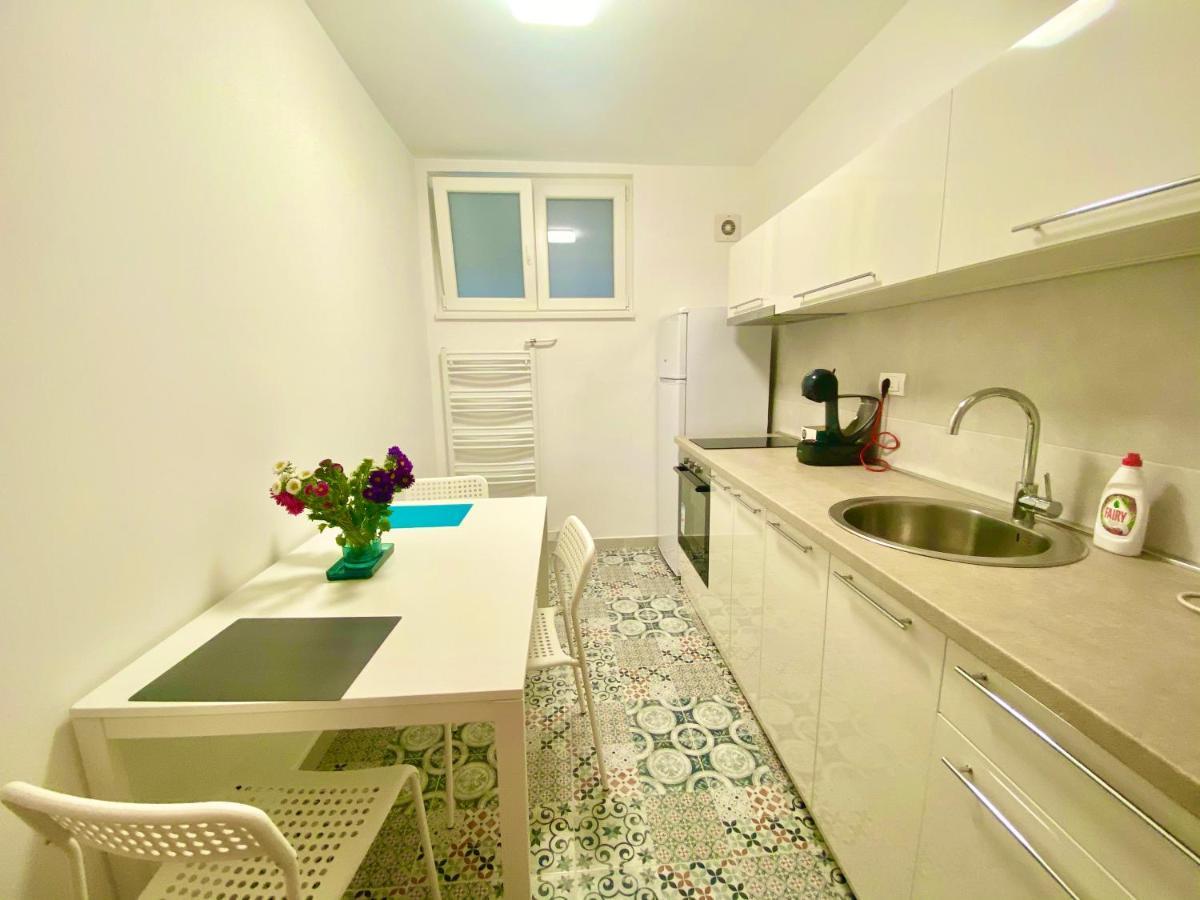 Uptown Girl Apartment Belgrade Luaran gambar
