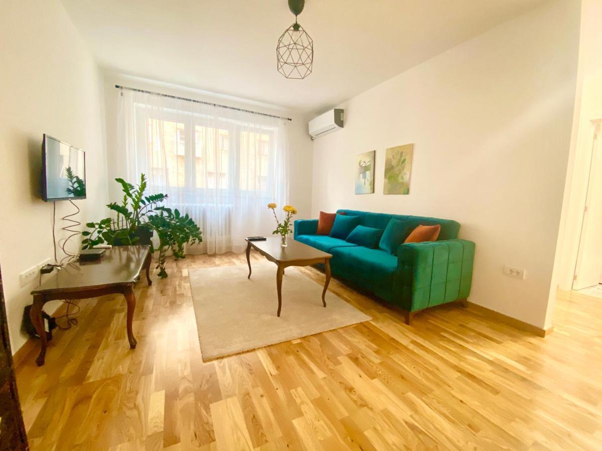 Uptown Girl Apartment Belgrade Luaran gambar